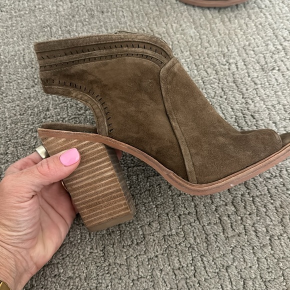 Brown/Olive suede open toe heels - Picture 2 of 3